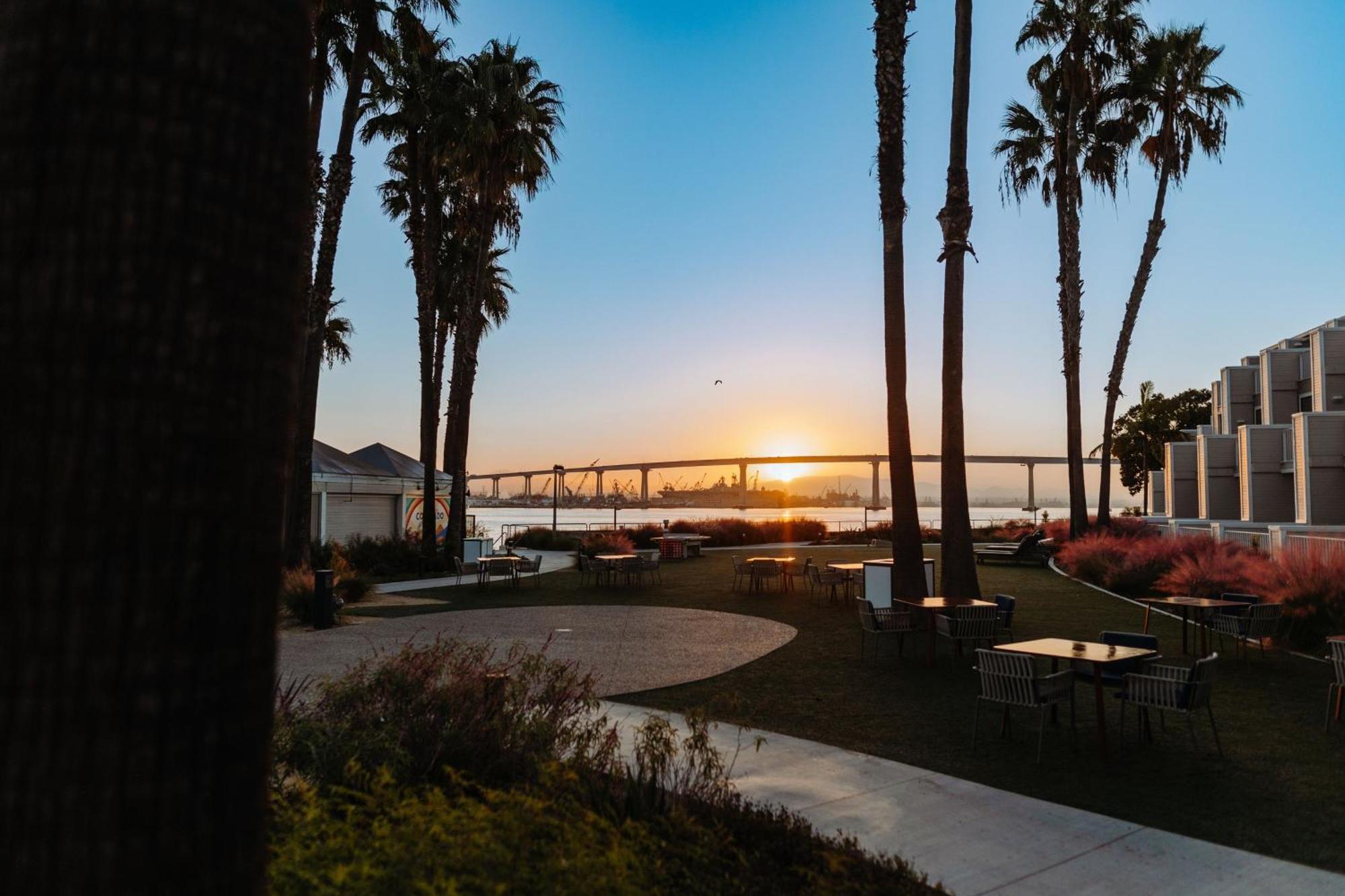 Coronado Island Marriott Resort & Spa San Diego Exterior photo